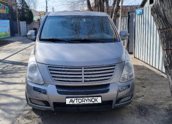 Hyundai Starex 2011 года
