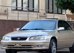 Toyota Camry 2001 года