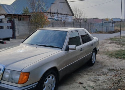 Mercedes-Benz E-Класс 1990 года