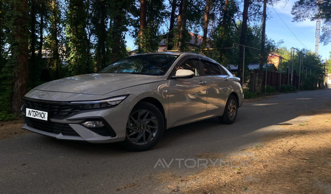 Hyundai Elantra 2024 года