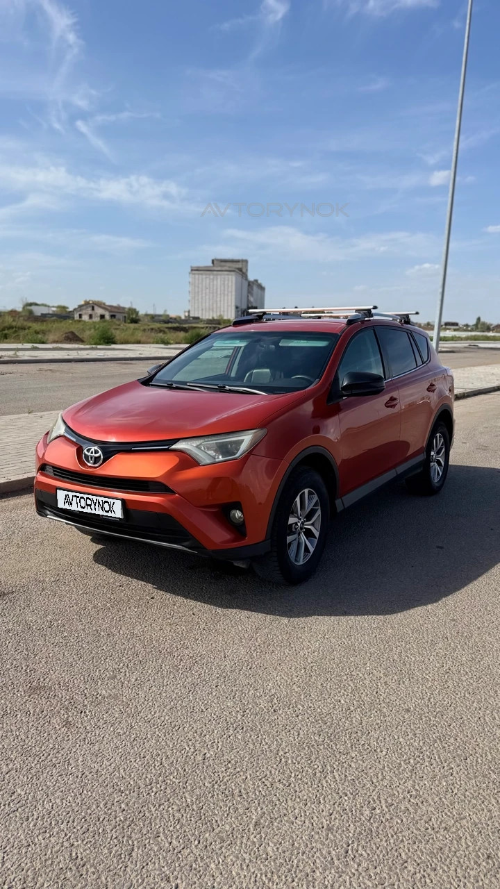 Toyota RAV4, 2015