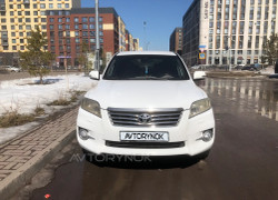 Toyota RAV4 2010 года