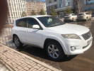 Toyota RAV4 2010 года