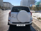 Toyota RAV4 2010 года