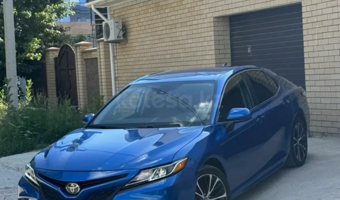 Toyota Camry 2019 года