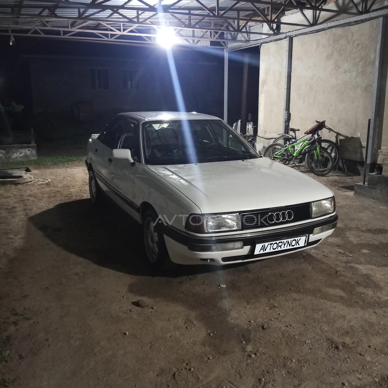 Audi 90, 1990