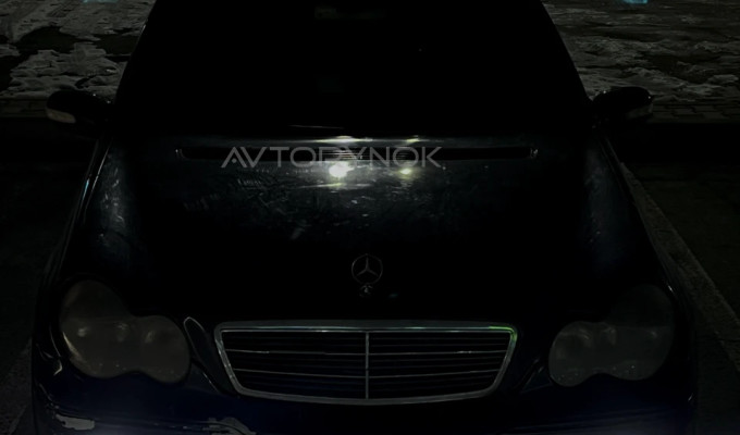 Mercedes-Benz C-Класс 2003 года