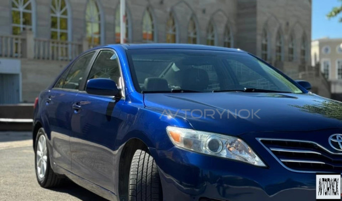 Toyota Camry 2010 года