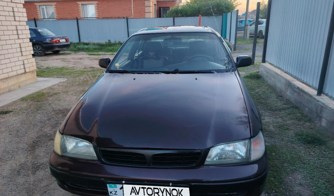 Toyota Carina E 1995 года