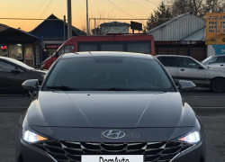 Hyundai Elantra 2022 года