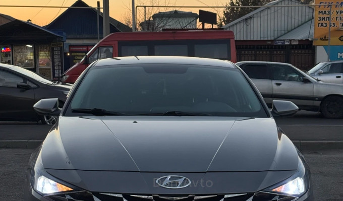 Hyundai Elantra 2022 года