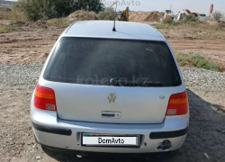 Volkswagen Golf 2002 года