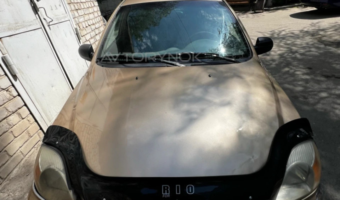 Kia Rio 2003 года