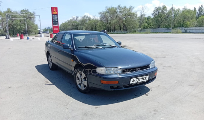 Toyota Camry 1992 года
