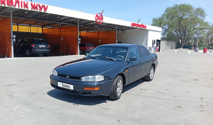 Toyota Camry 1992 года