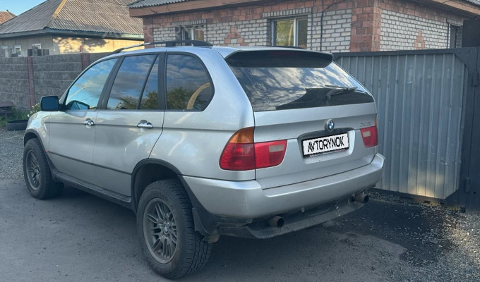 BMW X5 2000 года