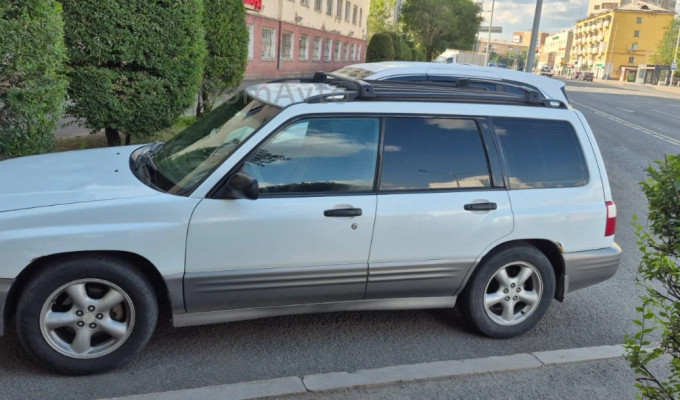 Subaru Forester 2000 года