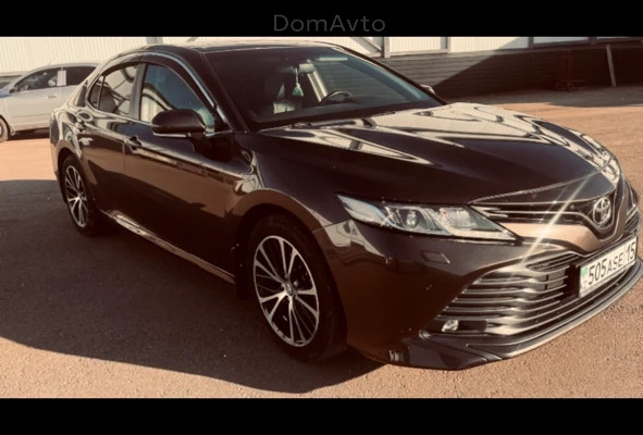 Toyota Camry 2019 года
