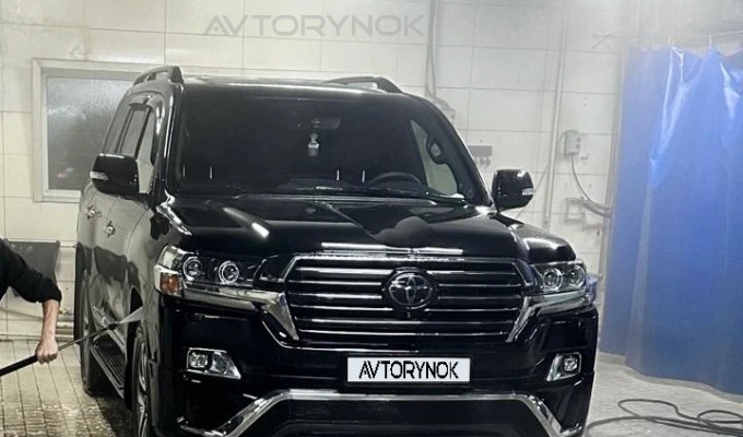 Toyota Land Cruiser 2017 года