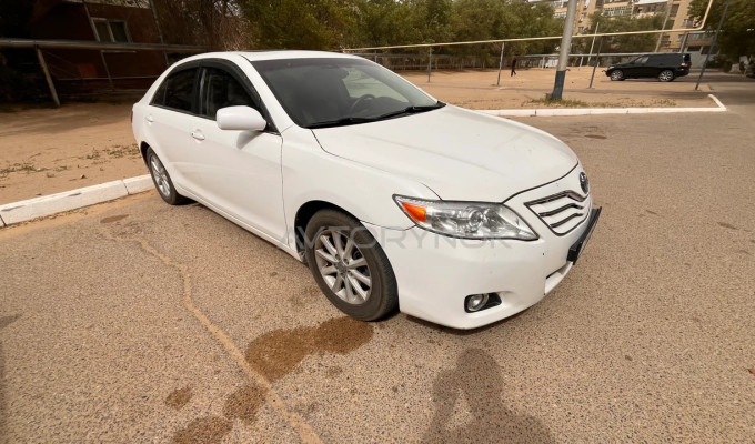 Toyota Camry 2010 года