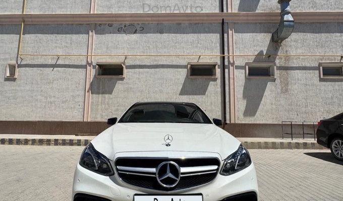 Mercedes-Benz E-Класс 2013 года