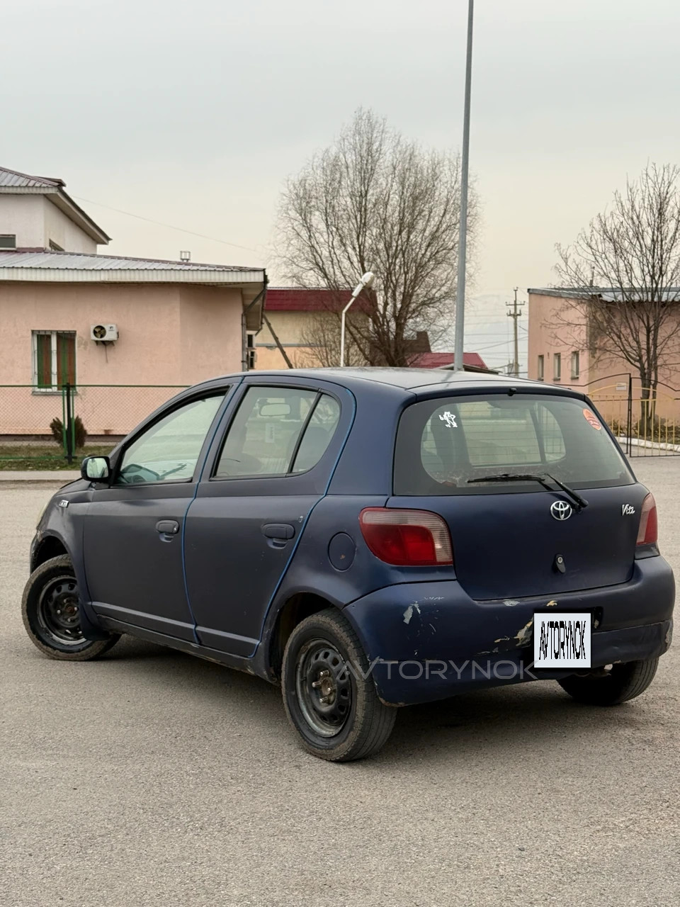 Toyota Vitz, 1999