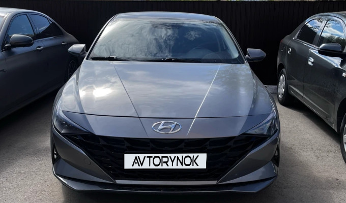 Hyundai Elantra 2022 года