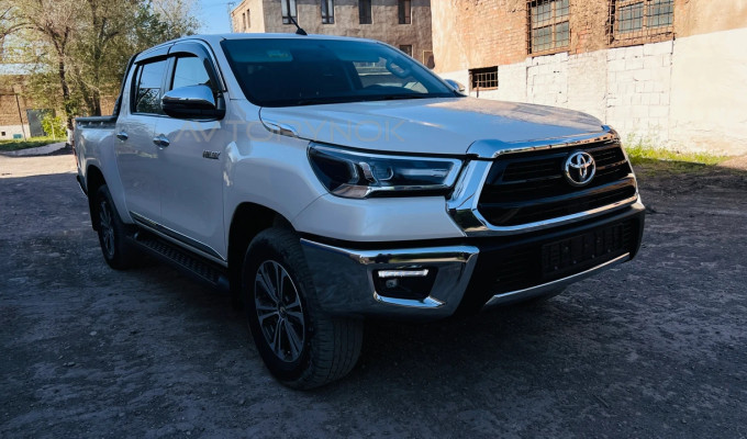 Toyota Hilux 2022 года