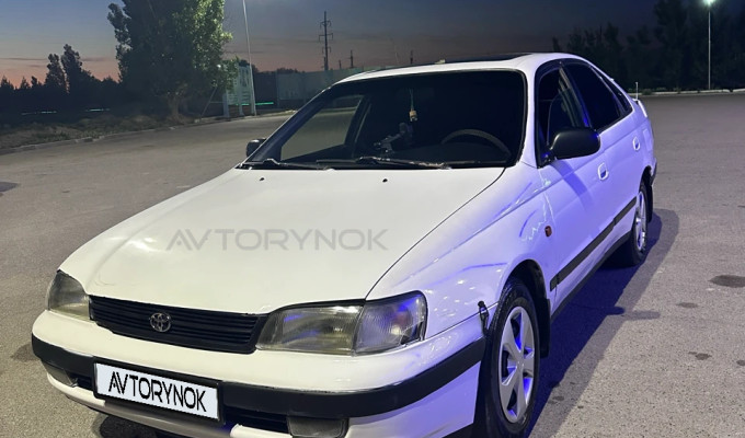 Toyota Carina E 1993 года
