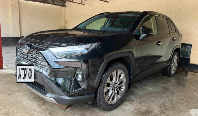 Toyota RAV4 2024 года