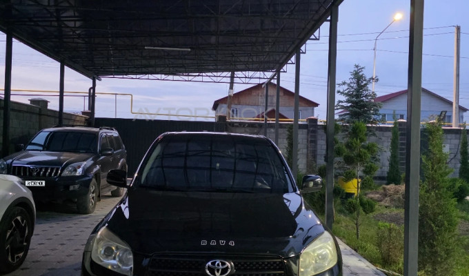 Toyota RAV4 2006 года