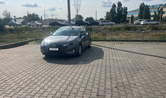 Hyundai Elantra 2019 года