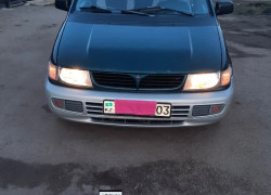 Mitsubishi Space Wagon 1996 года