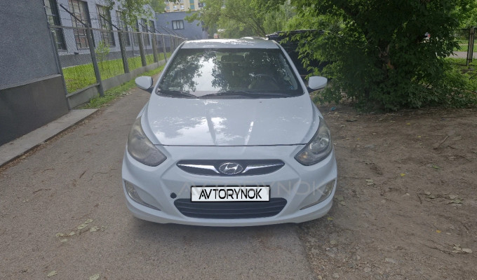 Hyundai Accent 2012 года