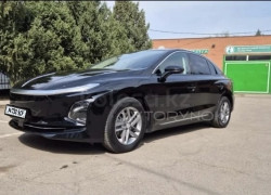 Hongqi E-QM5 2025 года