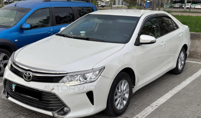 Toyota Camry 2016 года