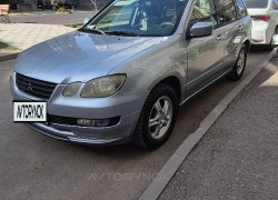 Mitsubishi Airtrek 2002 года