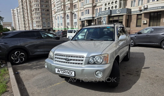 Toyota Highlander 2003 года