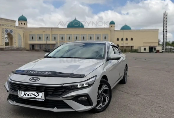 Hyundai Elantra 2024 года