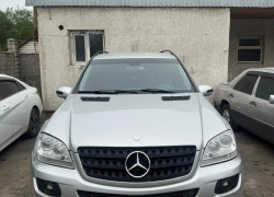 Mercedes-Benz ML-Класс 2005 года