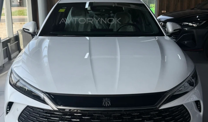BYD Qin L DM-i 2025 года