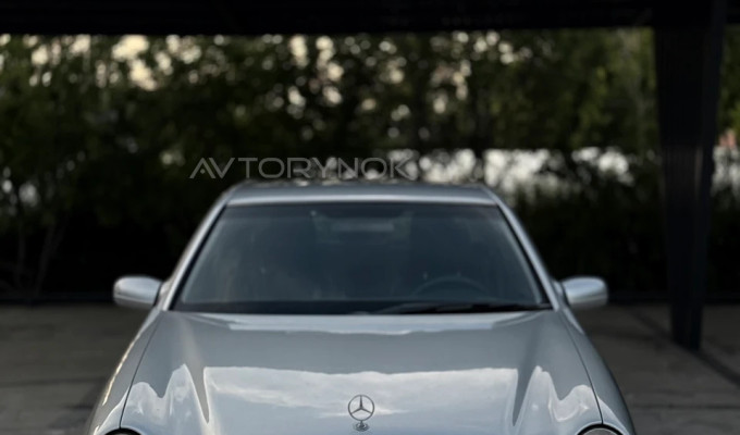 Mercedes-Benz E-Класс 2000 года