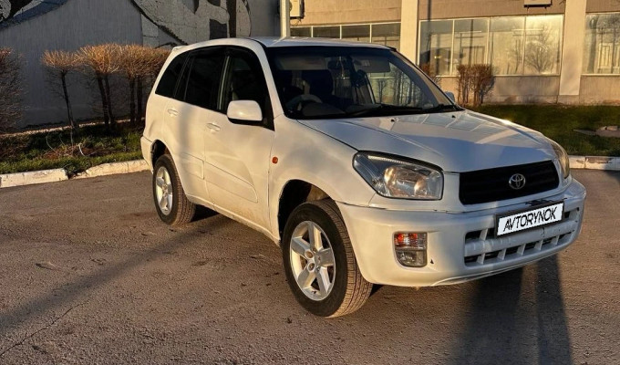 Toyota RAV4 2001 года