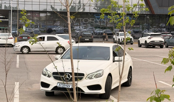 Mercedes-Benz E-Класс 2013 года