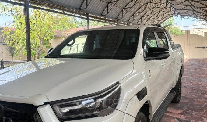 Toyota Hilux 2022 года