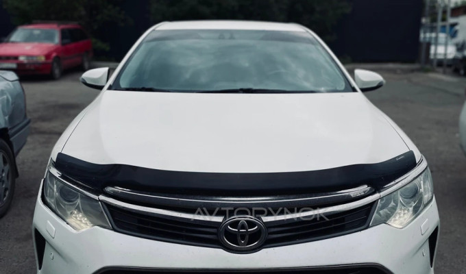Toyota Camry 2015 года