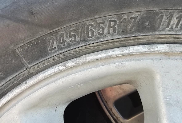 Продам диски и шинами