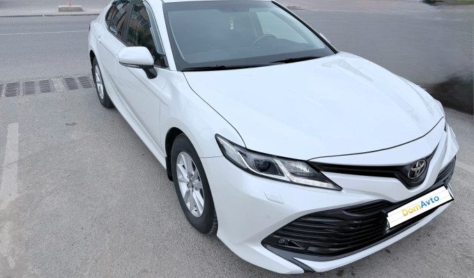 Toyota Camry 2019 года