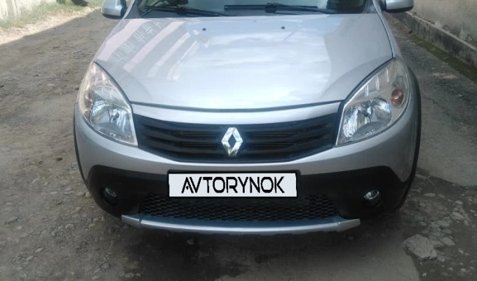 Renault Sandero 2012 года