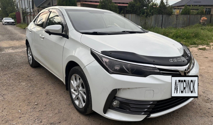 Toyota Corolla 2017 года